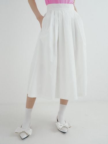 TIR Pleated Flare Skirt- White - REORG - Modalova