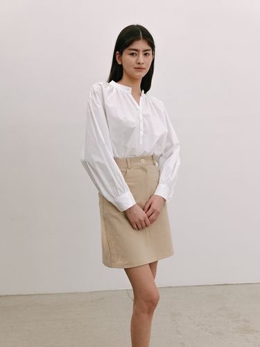 L Stitch Shirring Blouse _ White - Laminez - Modalova