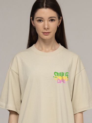 Smile Good Day Logo T-Shirt [] - GRAVER - Modalova