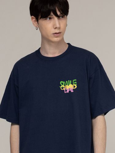 Smile Good Day Logo T-Shirt [Navy] - GRAVER - Modalova