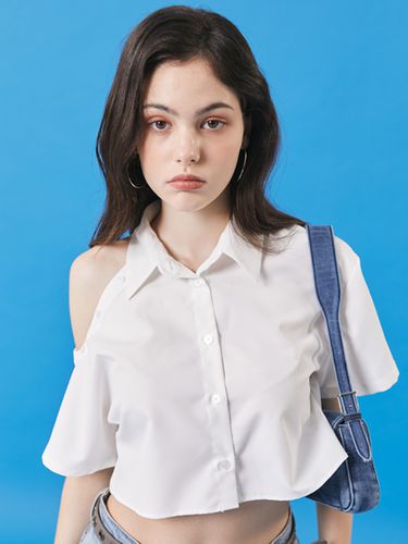 Cropped Off Shoulder Cut-out Shirt_White - KOLEAT - Modalova