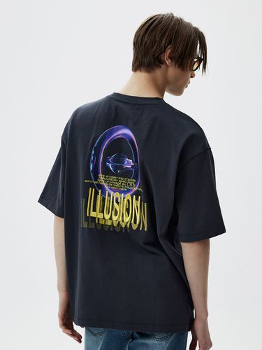 T-atelier Illusion Graphic Short Sleeve T-shirt - TNGT - Modalova