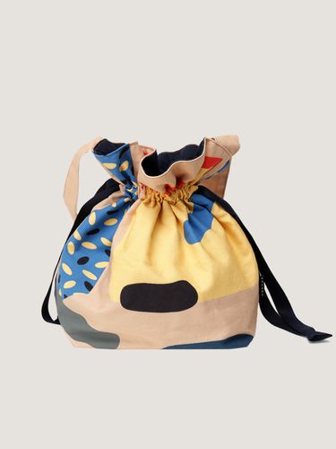 Cut Outs Beige Large String Bag - KOIKOI - Modalova