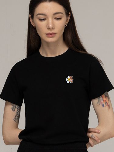 Flower Bear Embroidery Slim T-Shirt [2color] - GRAVER - Modalova