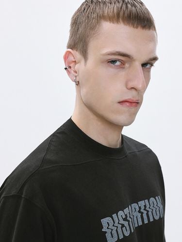 DISTORTION Lettering Over T-Shirt_Black - DGNAK12 - Modalova