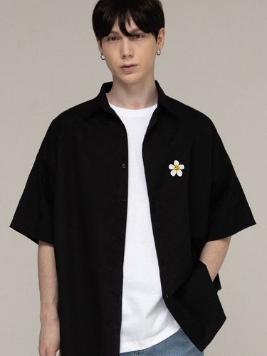 Flower Dot Embroidery Oversized Shirt - GRAVER - Modalova