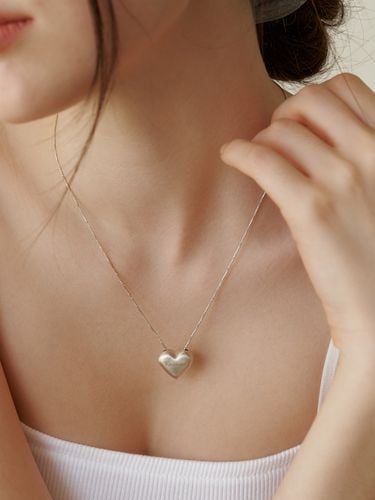 Kinda Volume Heart Necklace - KINDABABY - Modalova