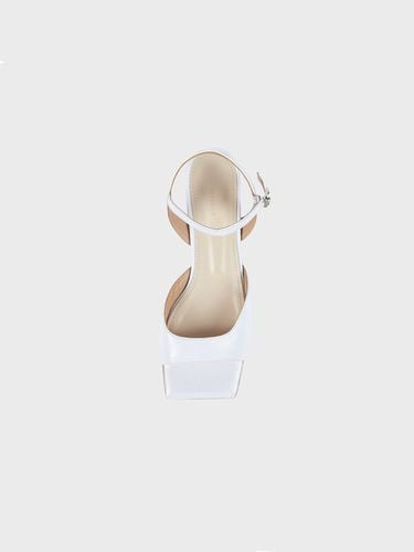 Gioia Sandal_White - lilyshoe - Modalova