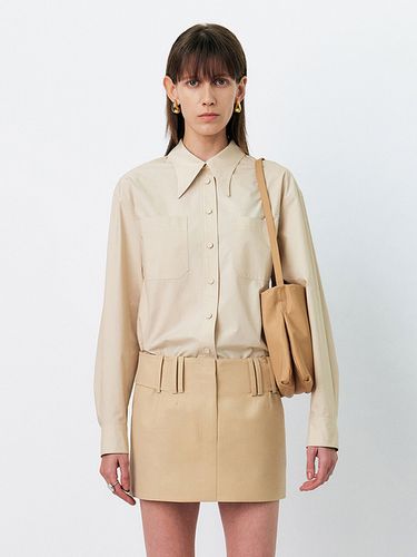 Curved Collar Shirt_Yellow Beige - GABRIEL LEE - Modalova