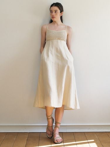 Berna_Linen Smocking Sleeveless Dress - Ike - Modalova