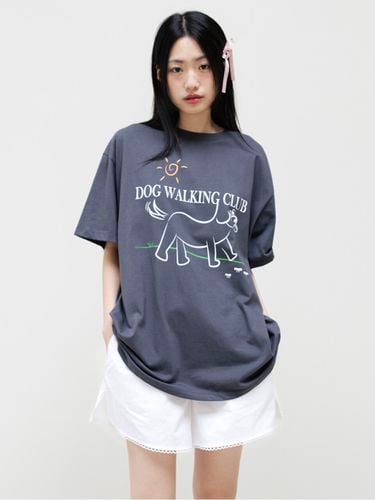 Dog Walking Club Over Fit T-Shirt_Charcoal Gray - oneninenineone - Modalova