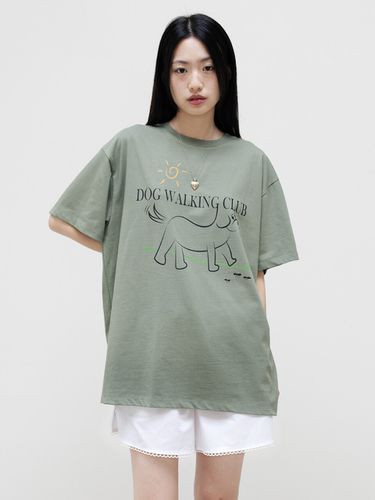 Dog Walking Club Over Fit T-Shirt_Light Khaki - oneninenineone - Modalova