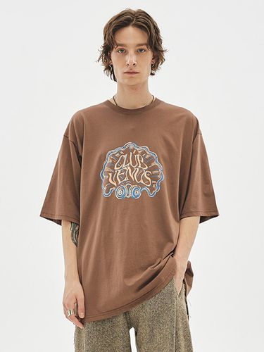 Club Venus Oversized T-Shirt _ - MMIC - Modalova