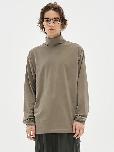 Silket Turtle Neck Loose Fit T-Shirt _ - MMIC - Modalova