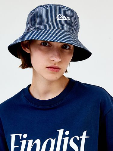 Stripe Bucket Hat_Dark Navy - CLOVE - Modalova