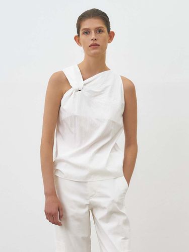 Volume Sleeveless Blouse _ White - MAISONMARAIS - Modalova