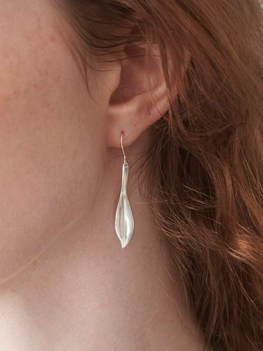 Heart Greenery Earring 12_ Silver - STILL INSTANT - Modalova