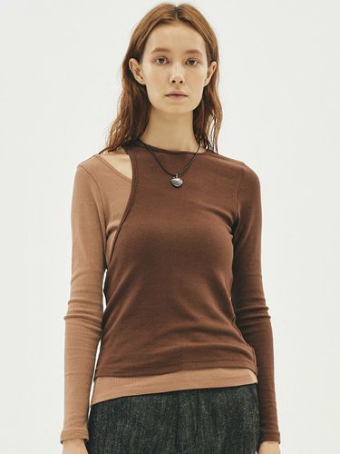 Asymmetric Slit Layered T-Shirt _ - MMIC - Modalova