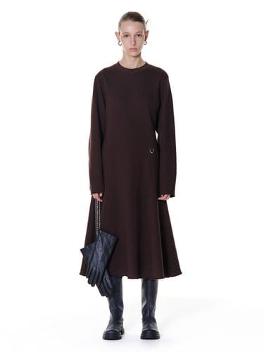 Pierced Flare Sweat Dress _Brown - YUNSE - Modalova