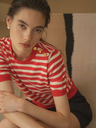 Gold Button Stripe Knit Top _Red - Siyazu - Modalova