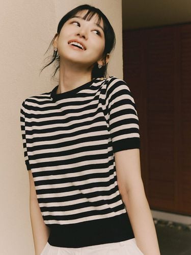 Gold Button Stripe Knit Top _Navy - Siyazu - Modalova