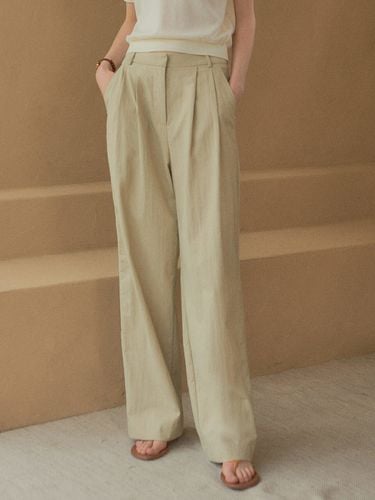 Two-tuck Nylon Slacks _Beige - Siyazu - Modalova