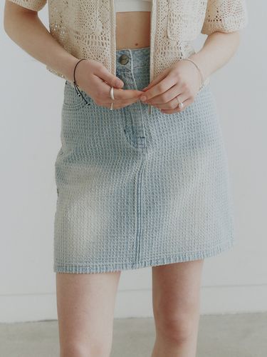 Damaged Striped Denim Mini Skirt_Light Blue - NOIRER for WOMEN - Modalova