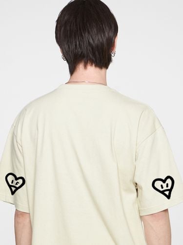 Elbow Heart Smile Drawing T-Shirt _ - GRAVER - Modalova