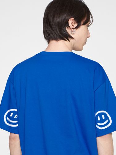 Elbow Dot Smile Drawing T-Shirt _ - GRAVER - Modalova