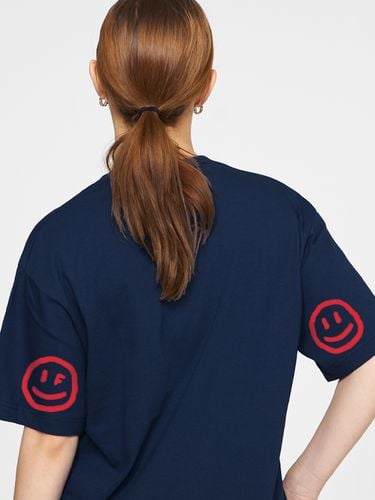 Elbow Dot Smile Drawing T-Shirt _ - GRAVER - Modalova