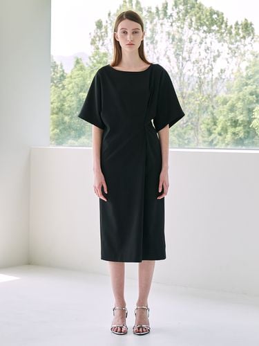 Side Tuck Dress_Black - Nouve - Modalova