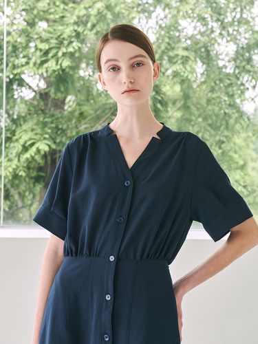 Stand Collar Shirring Dress_Navy - Nouve - Modalova