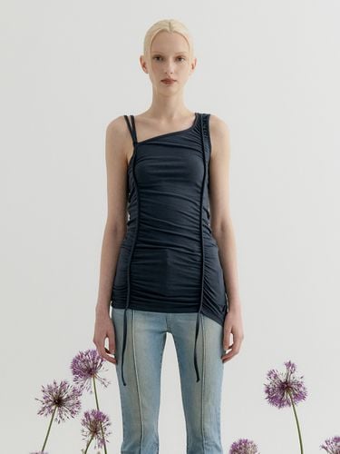 Shirring Asymmetrical Sleeveless Top_Navy - YUSE - Modalova