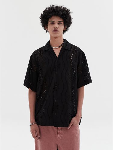 Open Collar Punching Short Sleeve Shirts _ - DNSR - Modalova