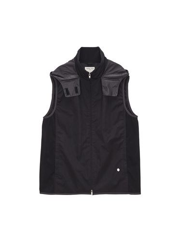 Nylon Guider Vest For Men_Black - Matin Kim - Modalova