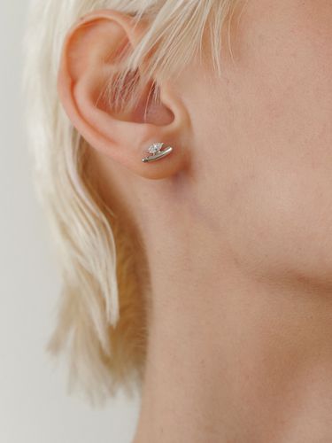 MUTE Maquise Line Earrings - MZUU - Modalova