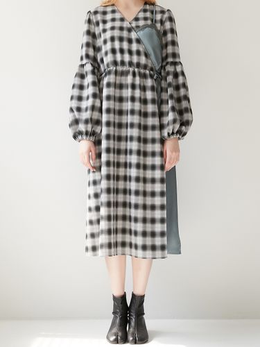 Balance Wrap Dress_Check - HOLLY LOVES LOVE - Modalova