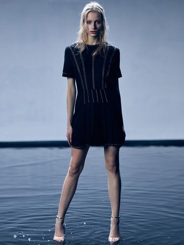 Linen Cut Out Pleated Mini Dress_Black - HAE BY HAEKIM - Modalova