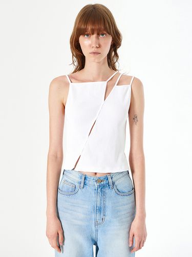 Slit Ribbed Sleeveless Top - DIAGONAL - Modalova