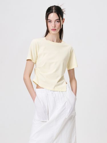 Slit Pintuck T-Shirt_Light Yellow - ETMON - Modalova