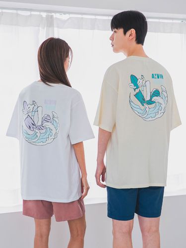 Broken Surfer Boy Oversized T-shirt - alvinclo - Modalova