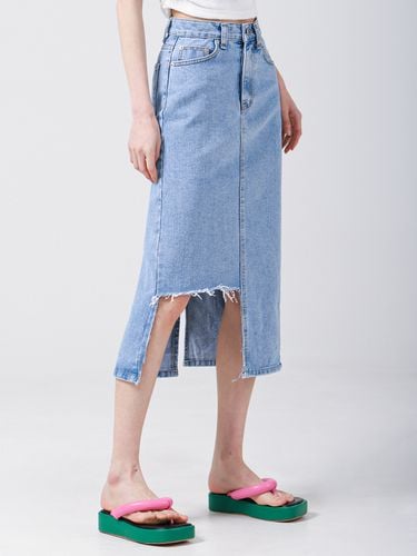 Asymmetry Mid Denim Skirt_Light Blue - AVANDRESS - Modalova