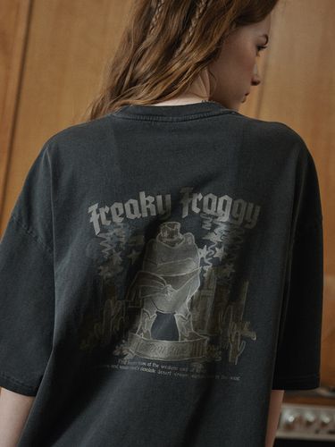 Freaky Froggy Pigment T-Shirt _ - CPGN - Modalova