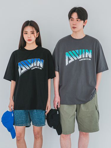 Burning Logo Over-Fit Short Sleeved T-Shirt - alvinclo - Modalova