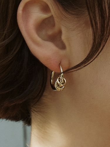 Romance In The City Earrings E08_ Gold - cellmute - Modalova