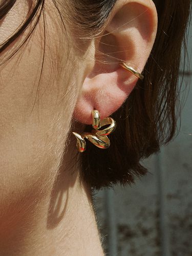 Romance In The City Earrings E01_ Gold - cellmute - Modalova