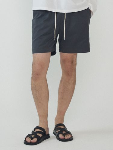 Basic Elastic Banding Shorts - Analogmood - Modalova