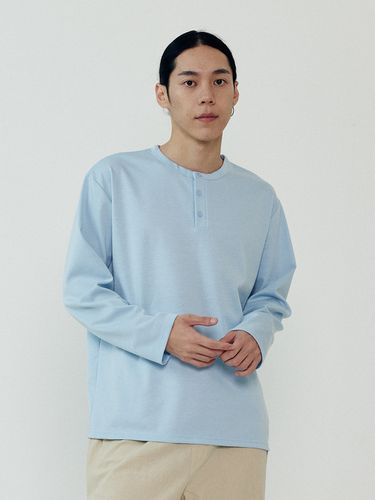 Henley Neck Long Sleeves T-Shirt - Analogmood - Modalova