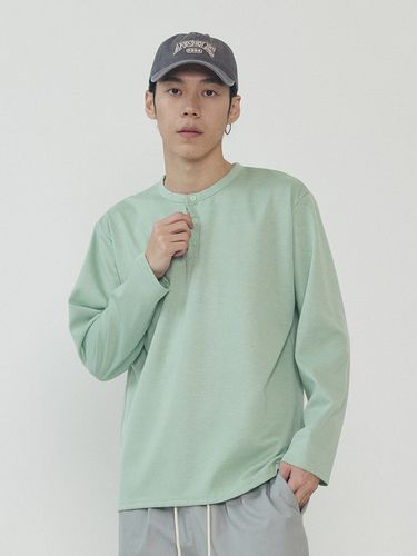 Henley Neck Long Sleeves T-Shirt - Analogmood - Modalova