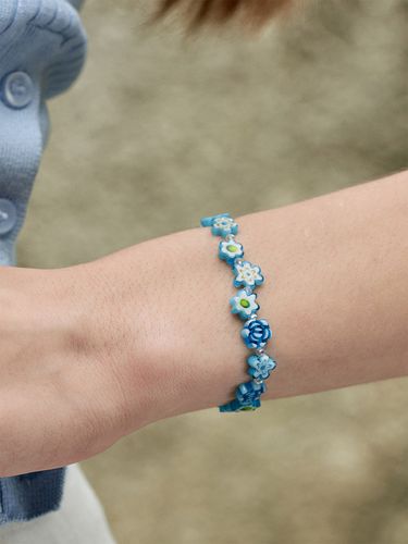 Blue Flower Bracelet - cotoit - Modalova